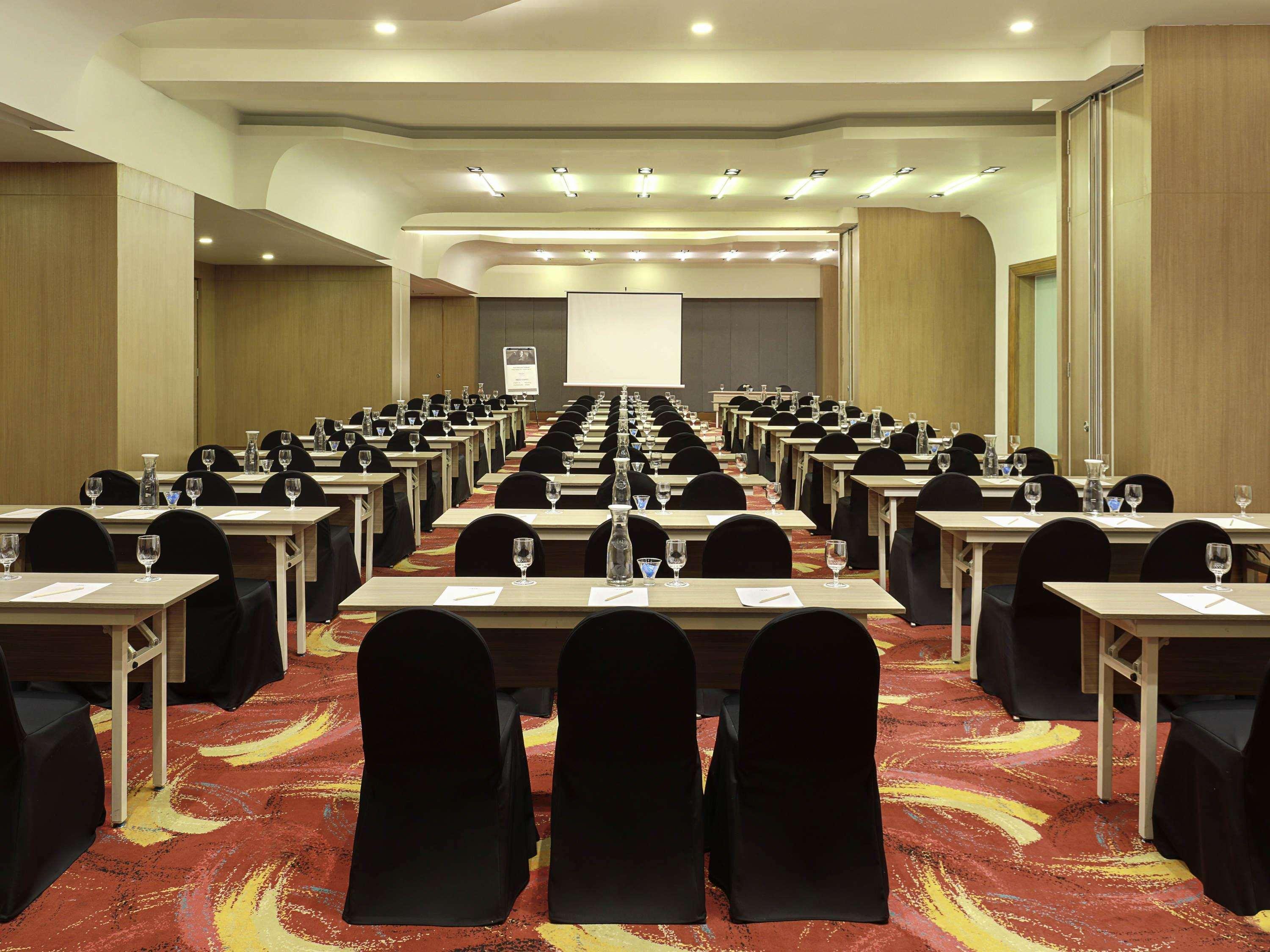 Mercure Bandung Nexa Supratman Exterior foto