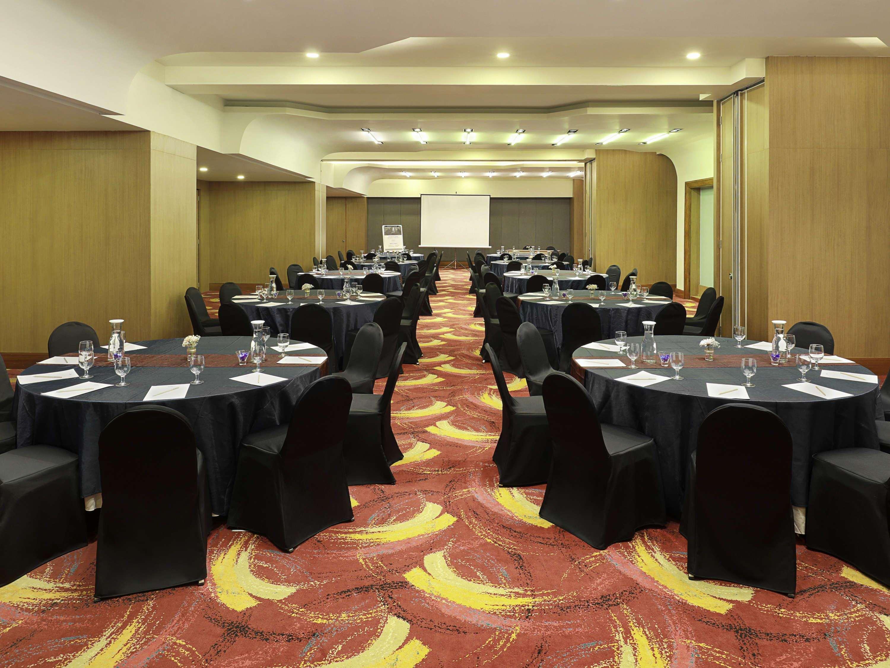 Mercure Bandung Nexa Supratman Exterior foto