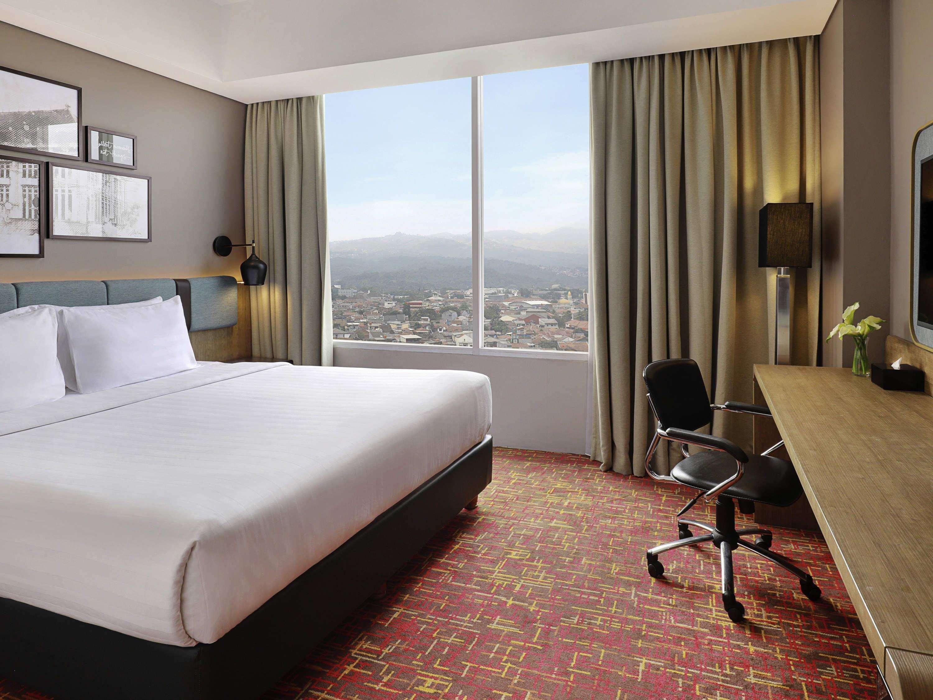 Mercure Bandung Nexa Supratman Exterior foto