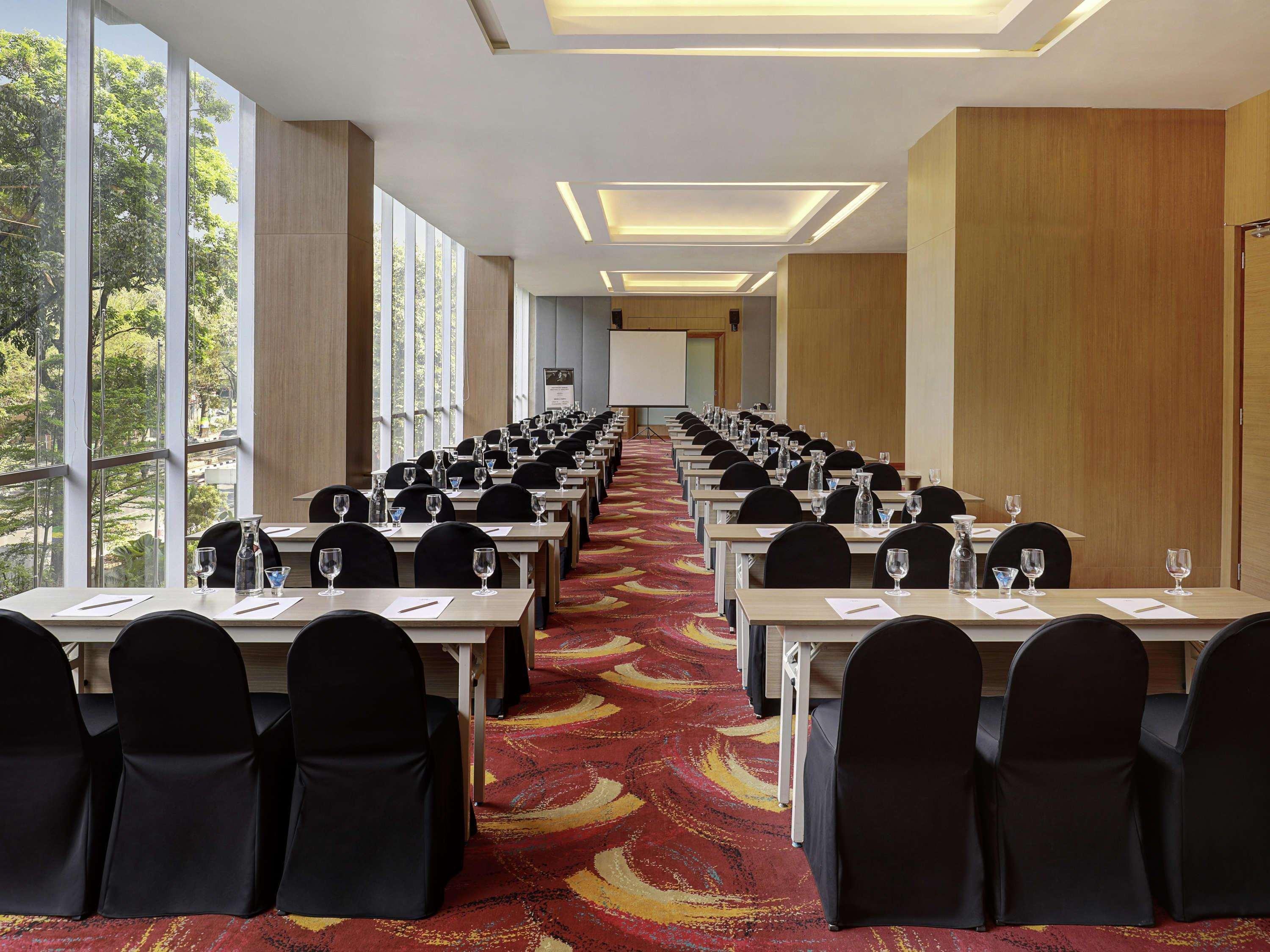 Mercure Bandung Nexa Supratman Exterior foto