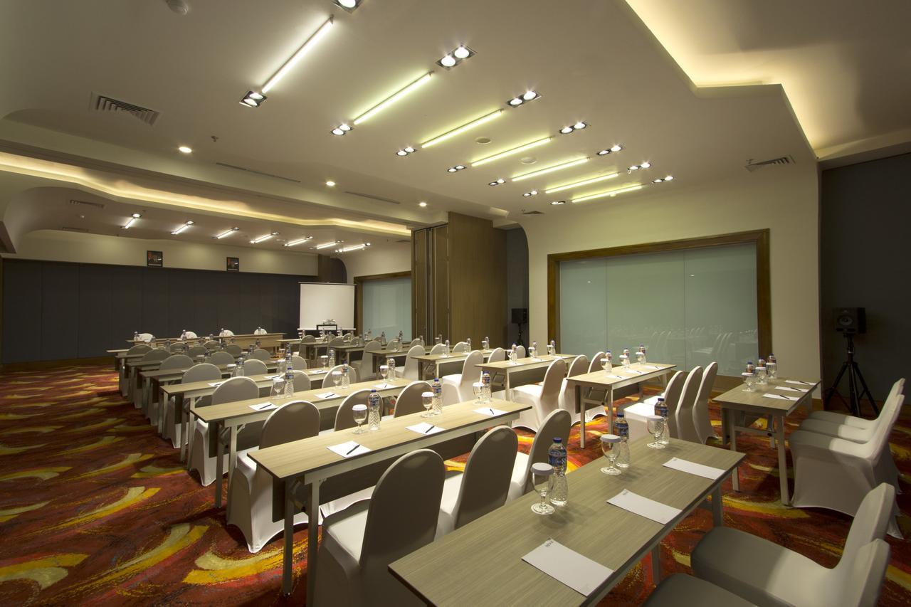 Mercure Bandung Nexa Supratman Exterior foto